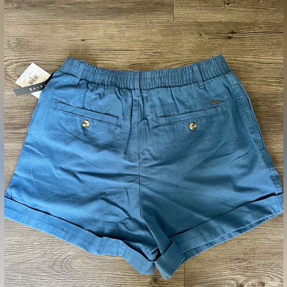 O’Neill Shorts - Picture 2 of 2